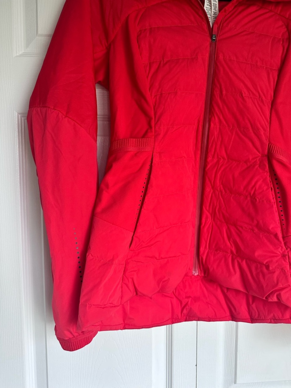 lululemon athletica Women's Red Hooded Puffer Jacket - Picture 3 of 9
